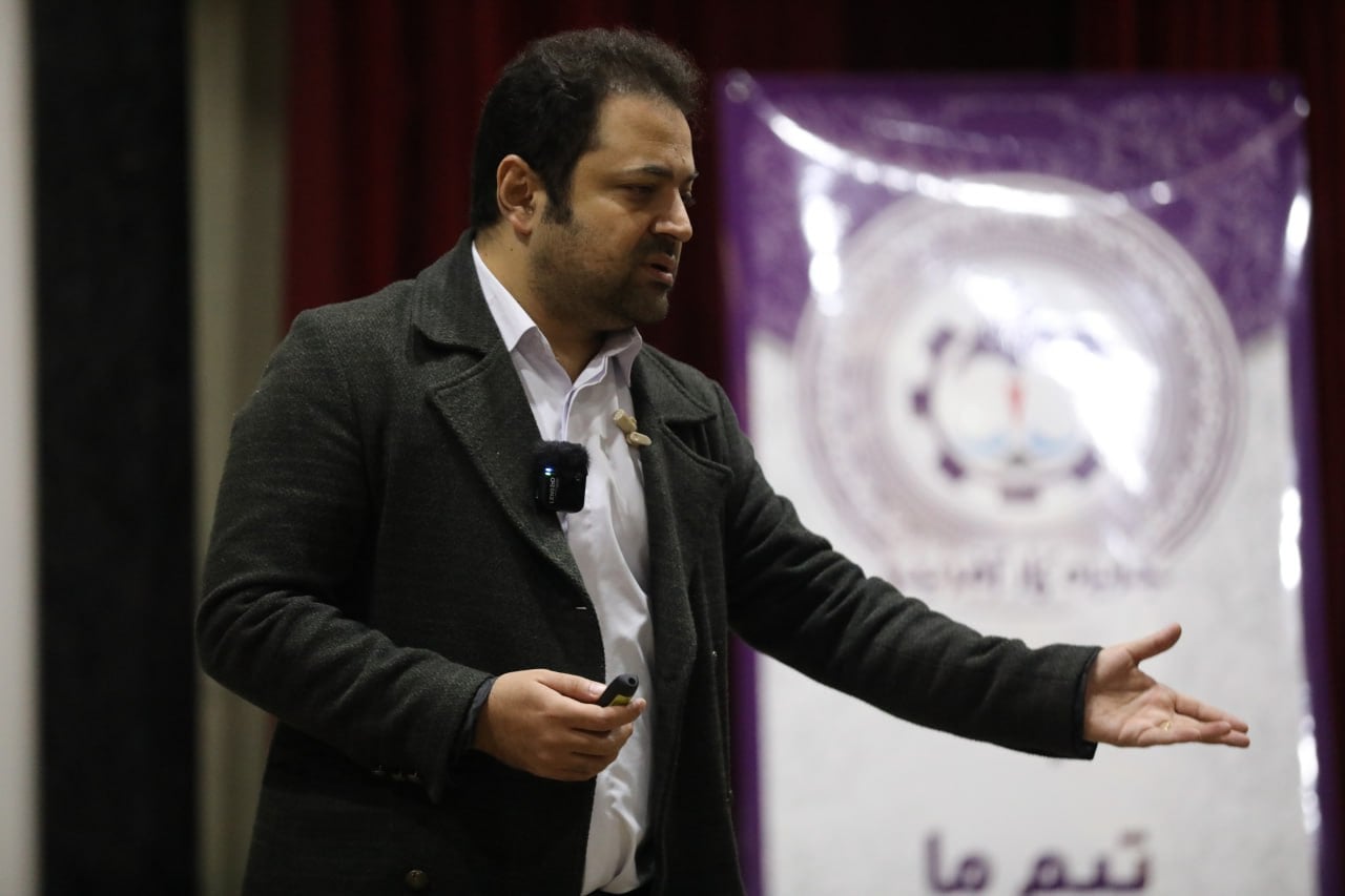 تصاویر همایش بیا تو تیم ما